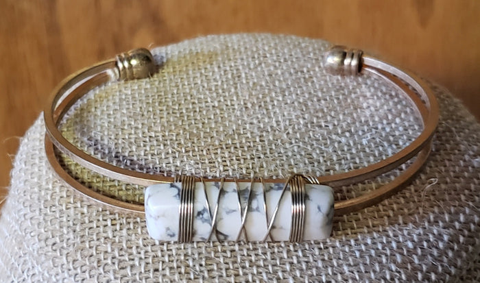 White and Gold Bracelet with  white Marble